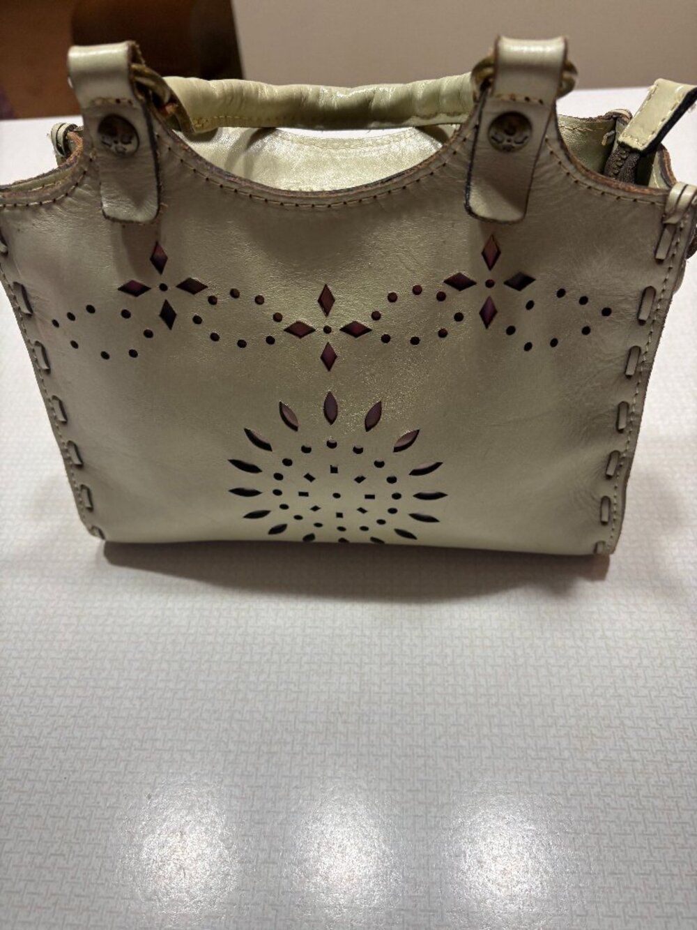 GUC Patricia Nash Green Leather Mirrored Cut Out Satchel